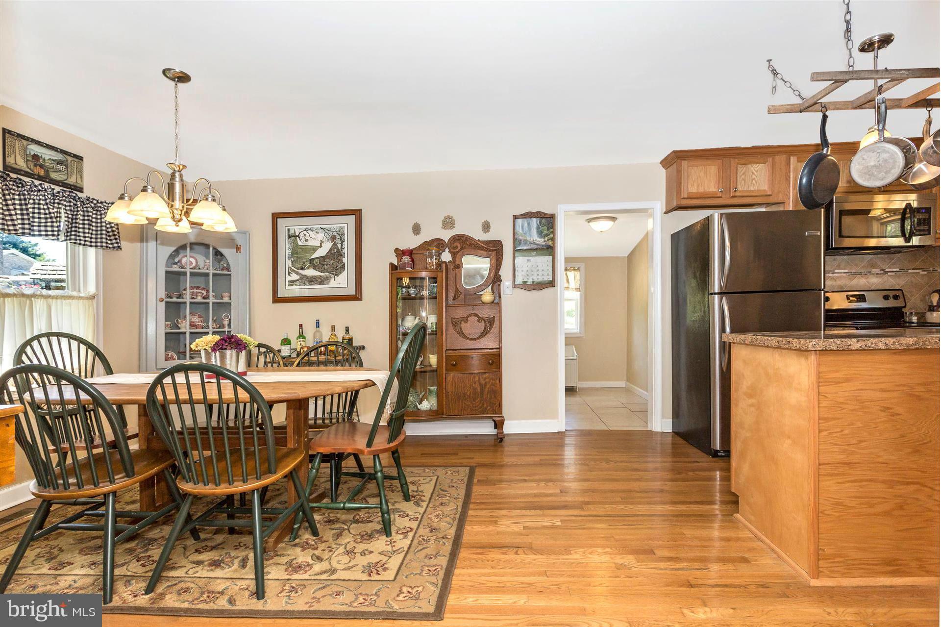 18307 Manor Church Road Boonsboro, MD 21713 - Photo 15 of 30 Kitchen & Dining Area