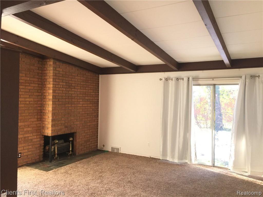 29531 Fall River Road Southfield, MI 48076 - Photo 6 of 22