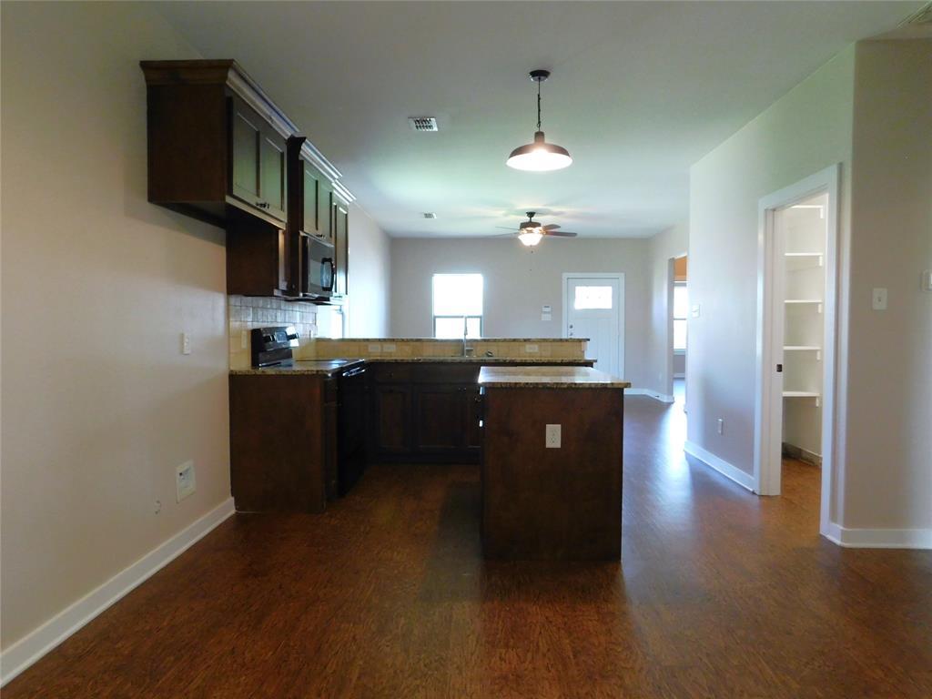 673 Copenhavr Street Pilot Point, TX 76258 - Photo 7 of 24