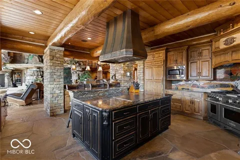 $18,900,000 | 10285 West Youth Camp Road, Columbus, IN 47201