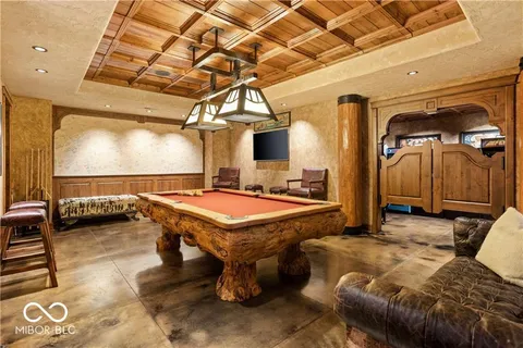 $18,900,000 | 10285 West Youth Camp Road, Columbus, IN 47201