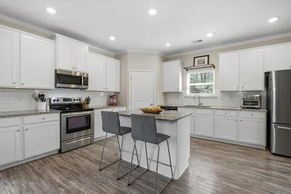 $465,000 | 17 Four Feathers Lane Northeast, Rydal, GA 30171
