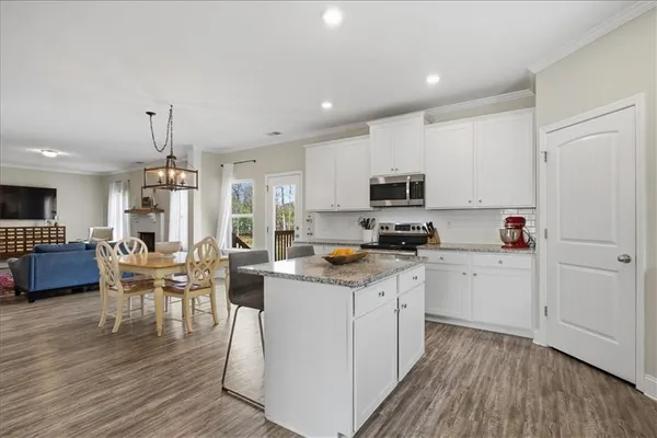 $465,000 | 17 Four Feathers Lane Northeast, Rydal, GA 30171