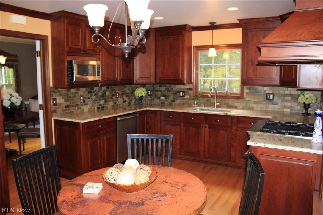 450 Somerset Road Akron, OH 44313 - Photo 9 of 24 Gallery Image 9