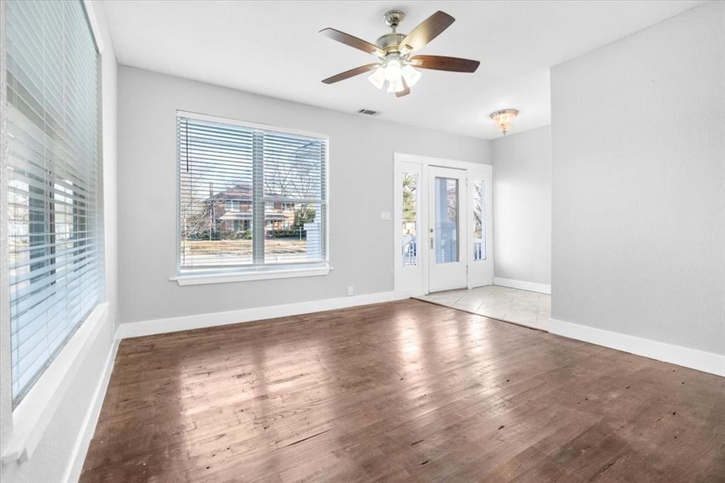 419 West 5th Street Bonham, TX 75418 - Photo 2 of 20