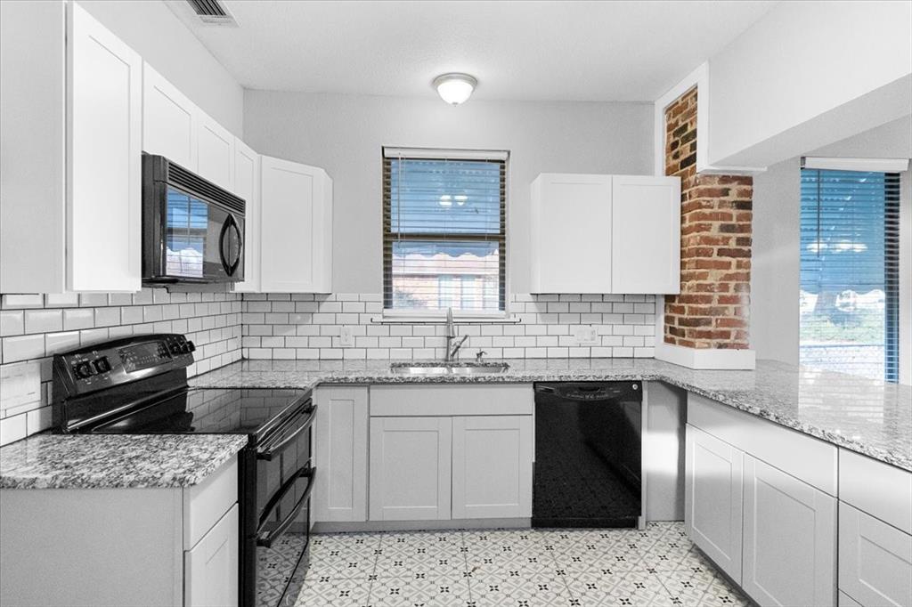 419 West 5th Street Bonham, TX 75418 - Photo 5 of 20