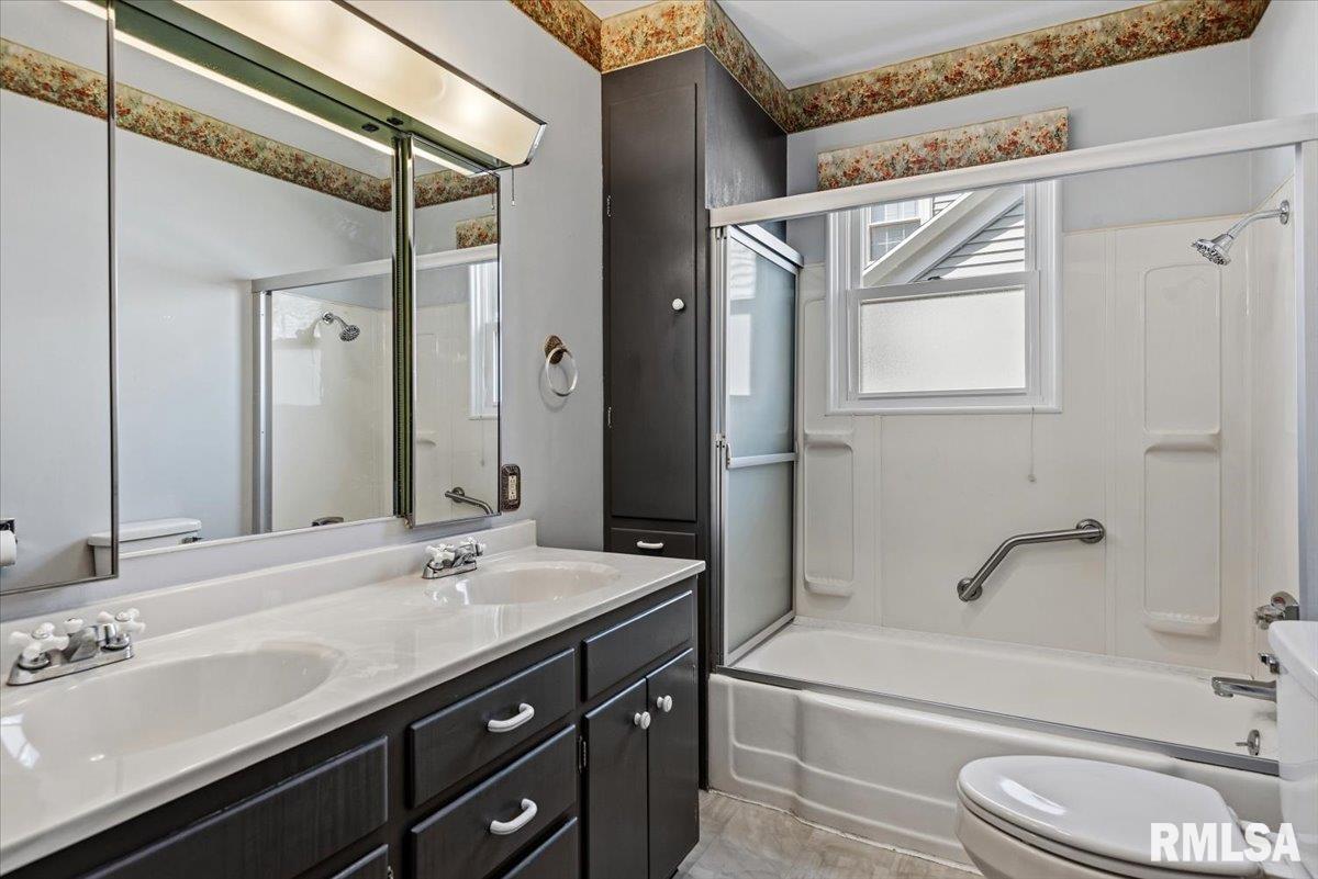 2136 South Whittier Avenue Springfield, IL 62704 - Photo 13 of 40