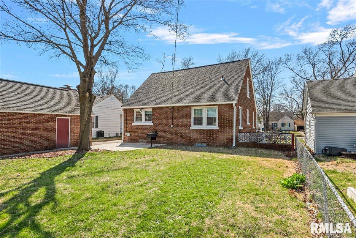2136 South Whittier Avenue Springfield, IL 62704 - Photo 30 of 40