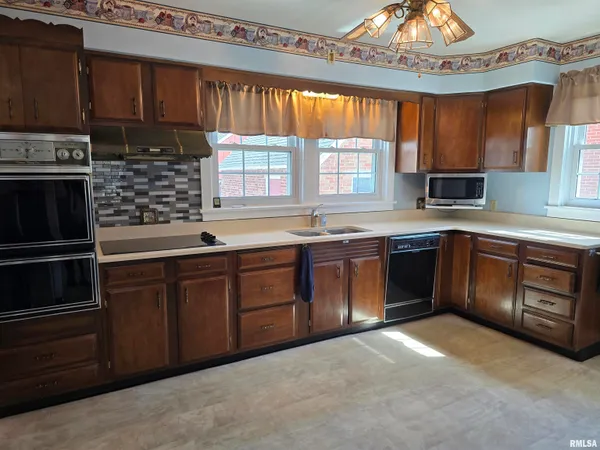 $175,000 | 2136 South Whittier Avenue, Springfield, IL 62704