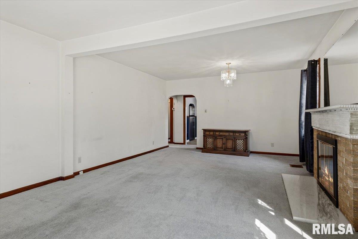 2136 South Whittier Avenue Springfield, IL 62704 - Photo 5 of 40