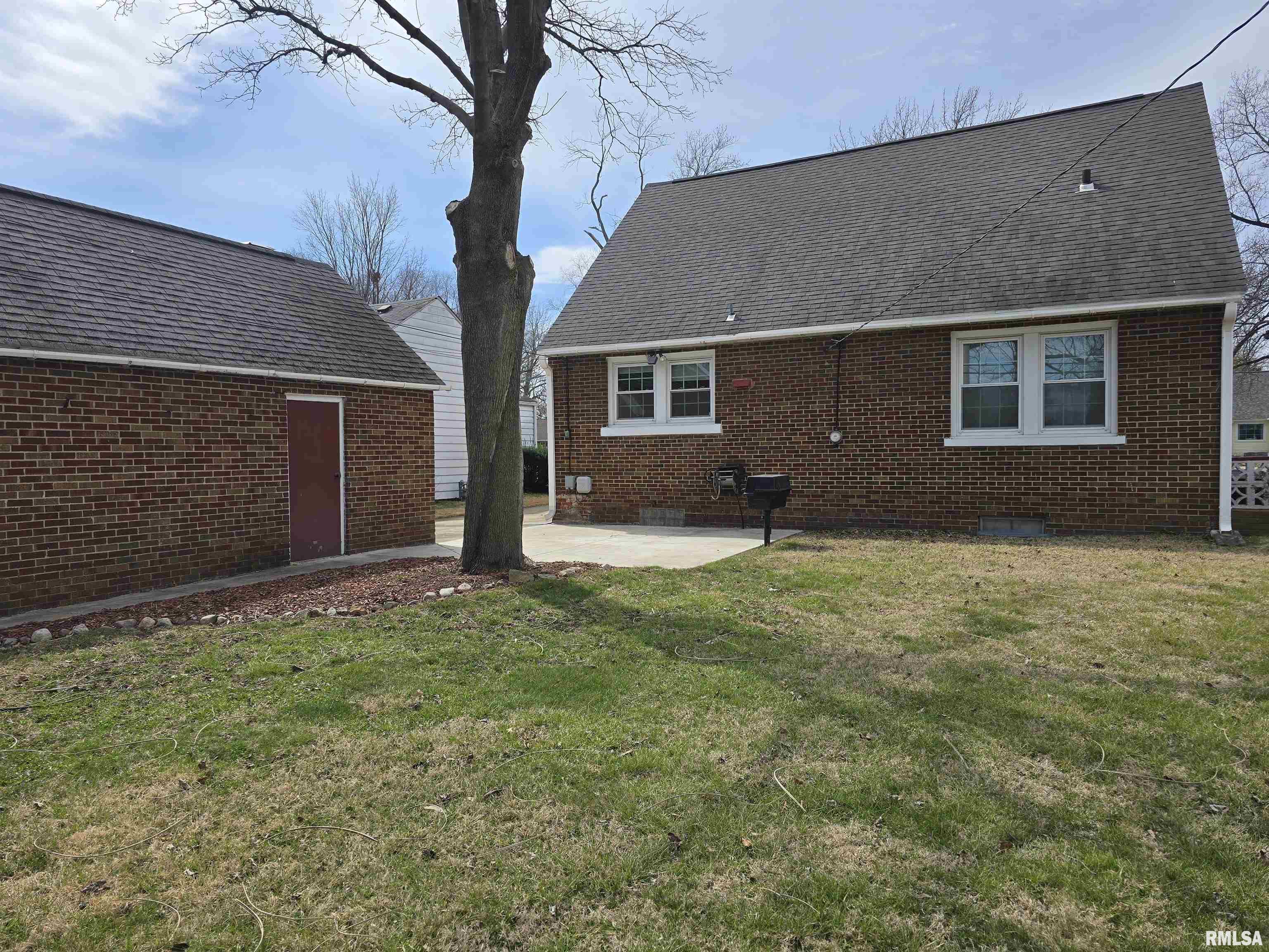 2136 South Whittier Avenue Springfield, IL 62704 - Photo 6 of 9