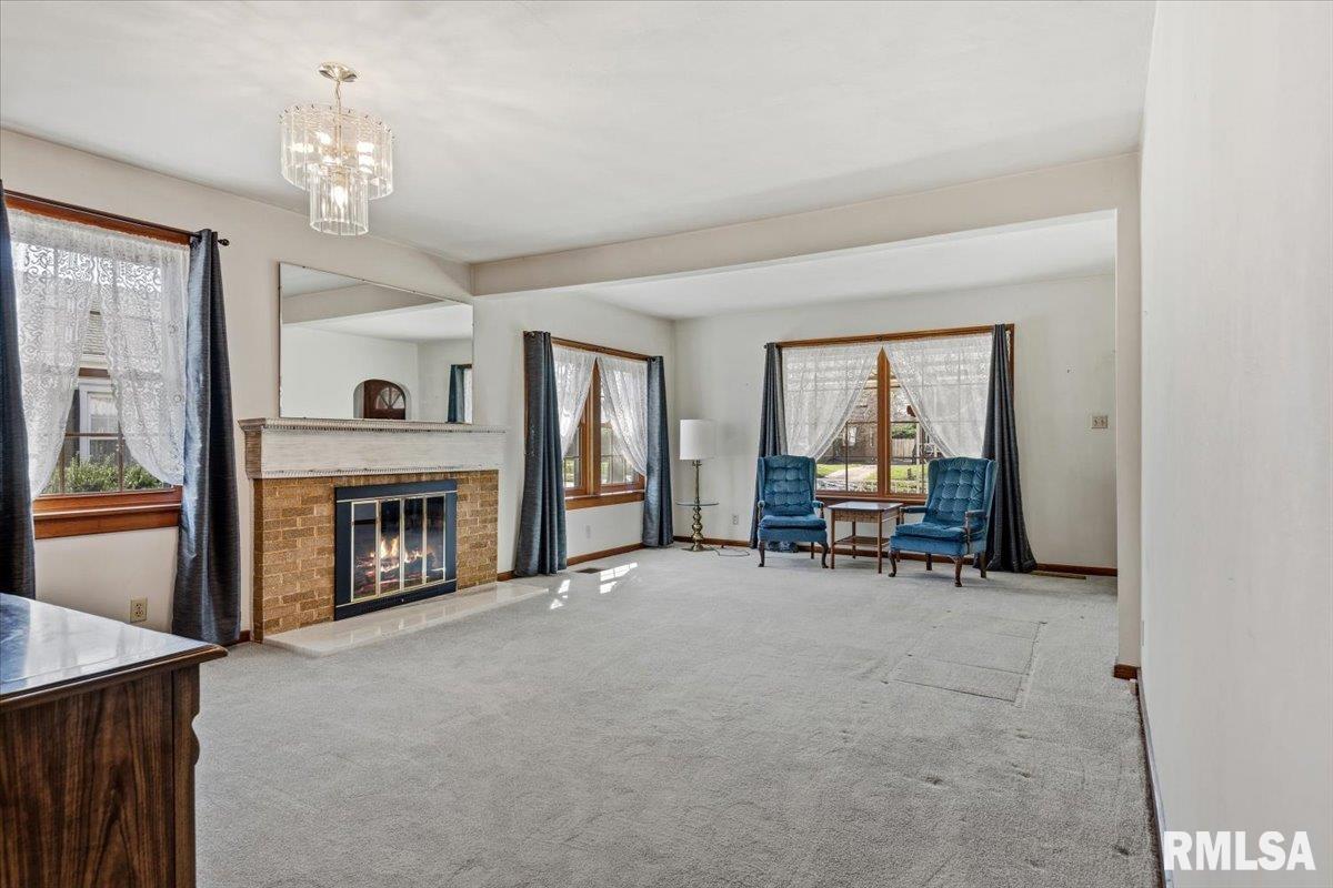 2136 South Whittier Avenue Springfield, IL 62704 - Photo 7 of 40