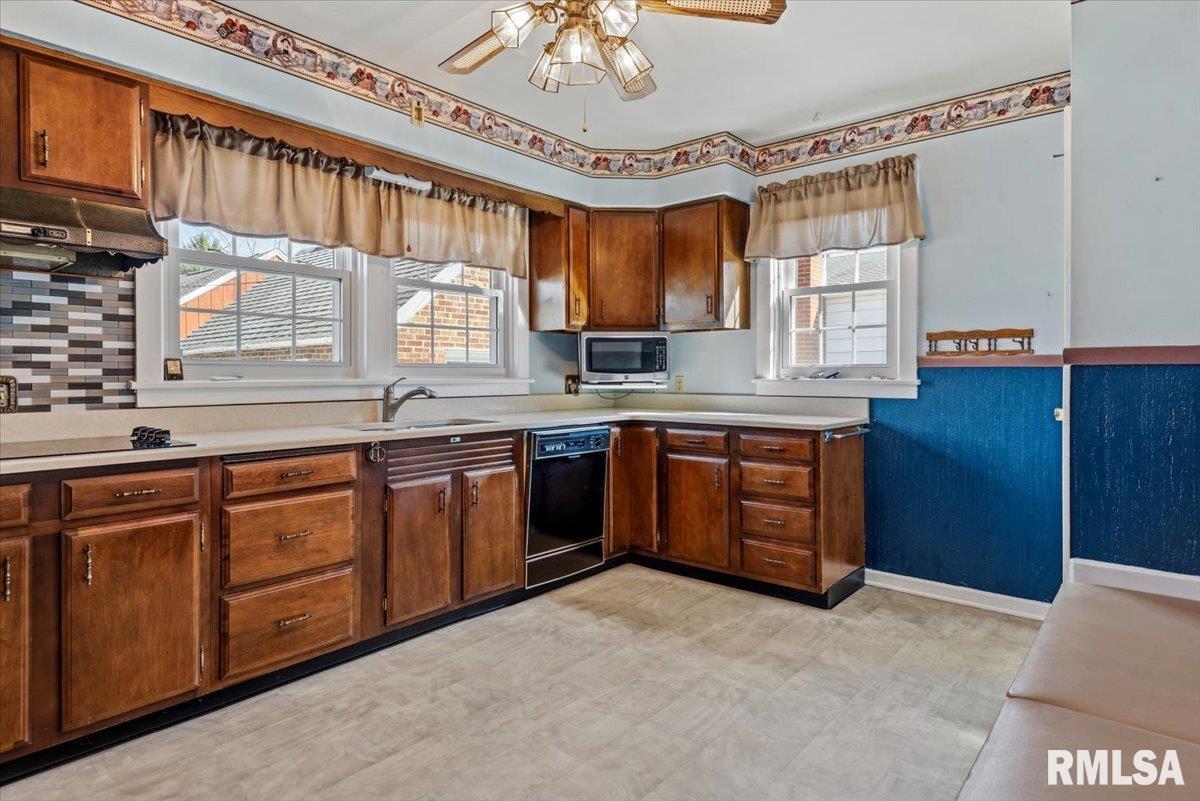 2136 South Whittier Avenue Springfield, IL 62704 - Photo 8 of 40