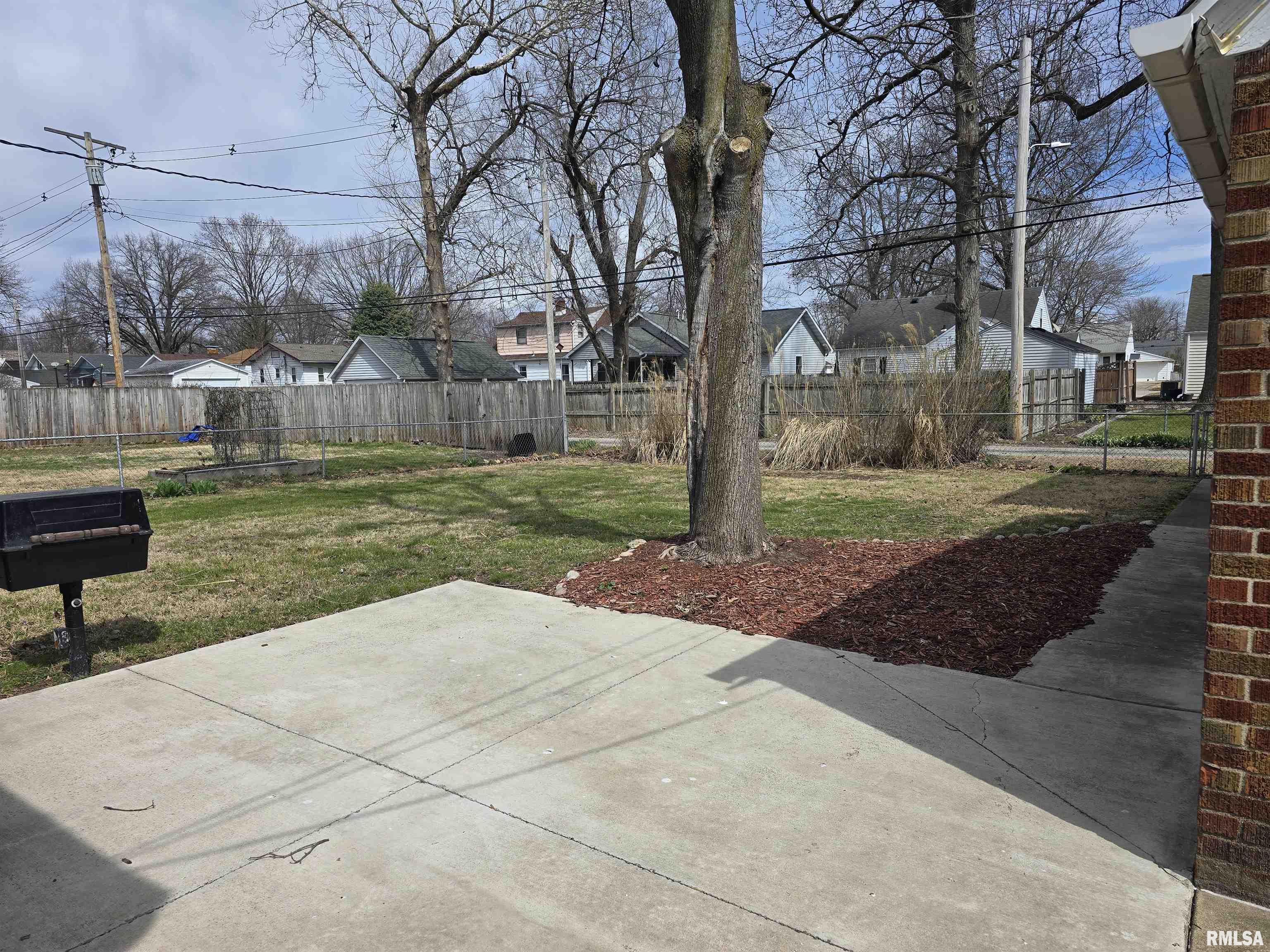 2136 South Whittier Avenue Springfield, IL 62704 - Photo 8 of 9