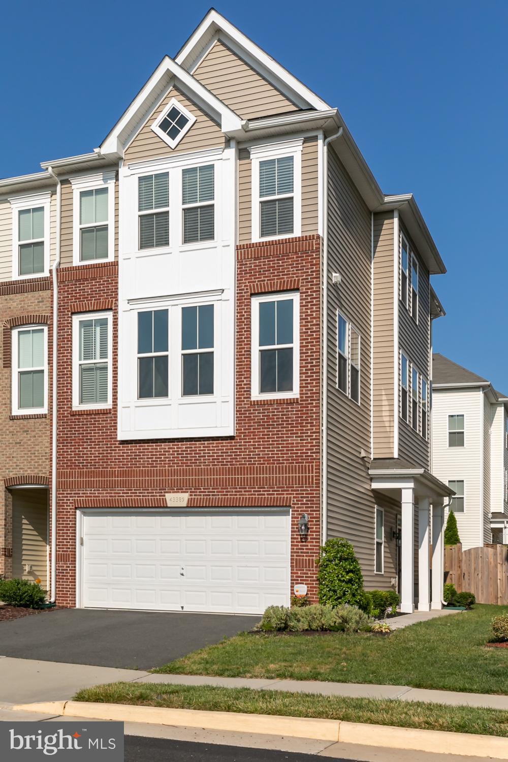 43389 Rickenbacker Square Ashburn, VA 20147 - Photo 1 of 36 Gallery Image 1