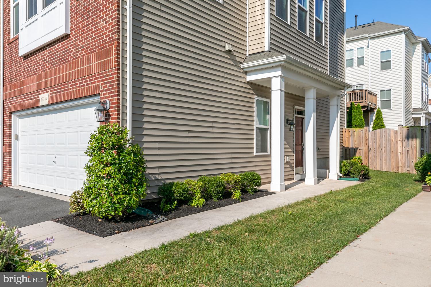 43389 Rickenbacker Square Ashburn, VA 20147 - Photo 3 of 36 Gallery Image 3