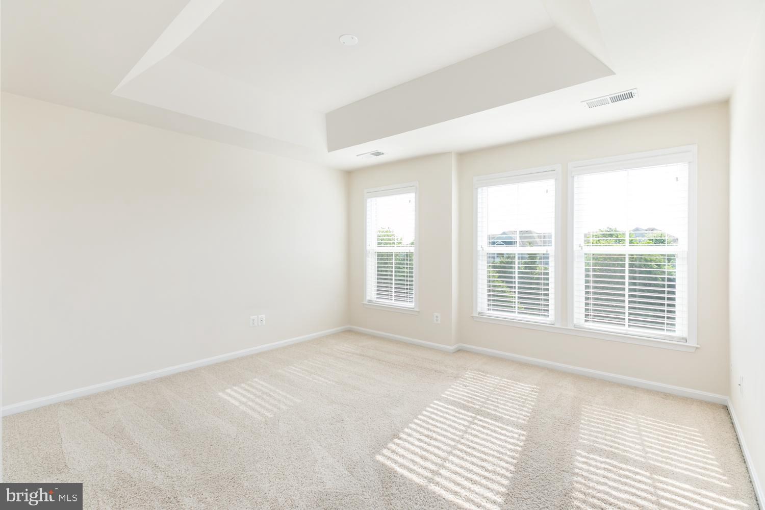 43389 Rickenbacker Square Ashburn, VA 20147 - Photo 22 of 36 Master Bedroom
