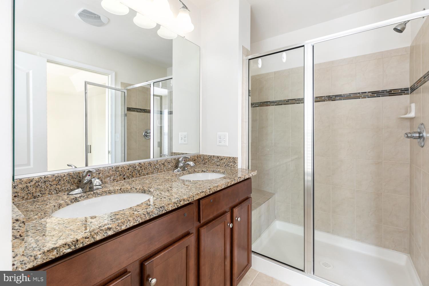 43389 Rickenbacker Square Ashburn, VA 20147 - Photo 24 of 36 Master Bath