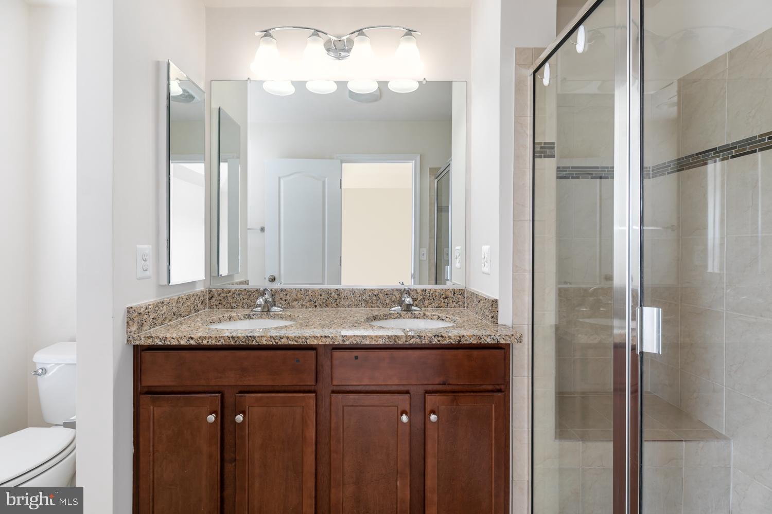 43389 Rickenbacker Square Ashburn, VA 20147 - Photo 25 of 36 Master Bath