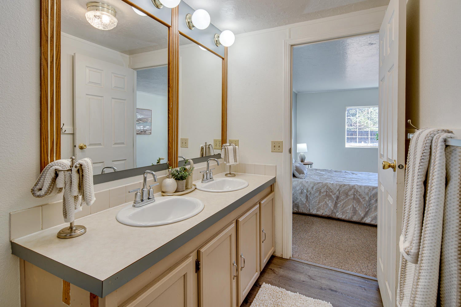 19248 Shoshone Road Bend, OR 97702 - Photo 16 of 26 Main Bath