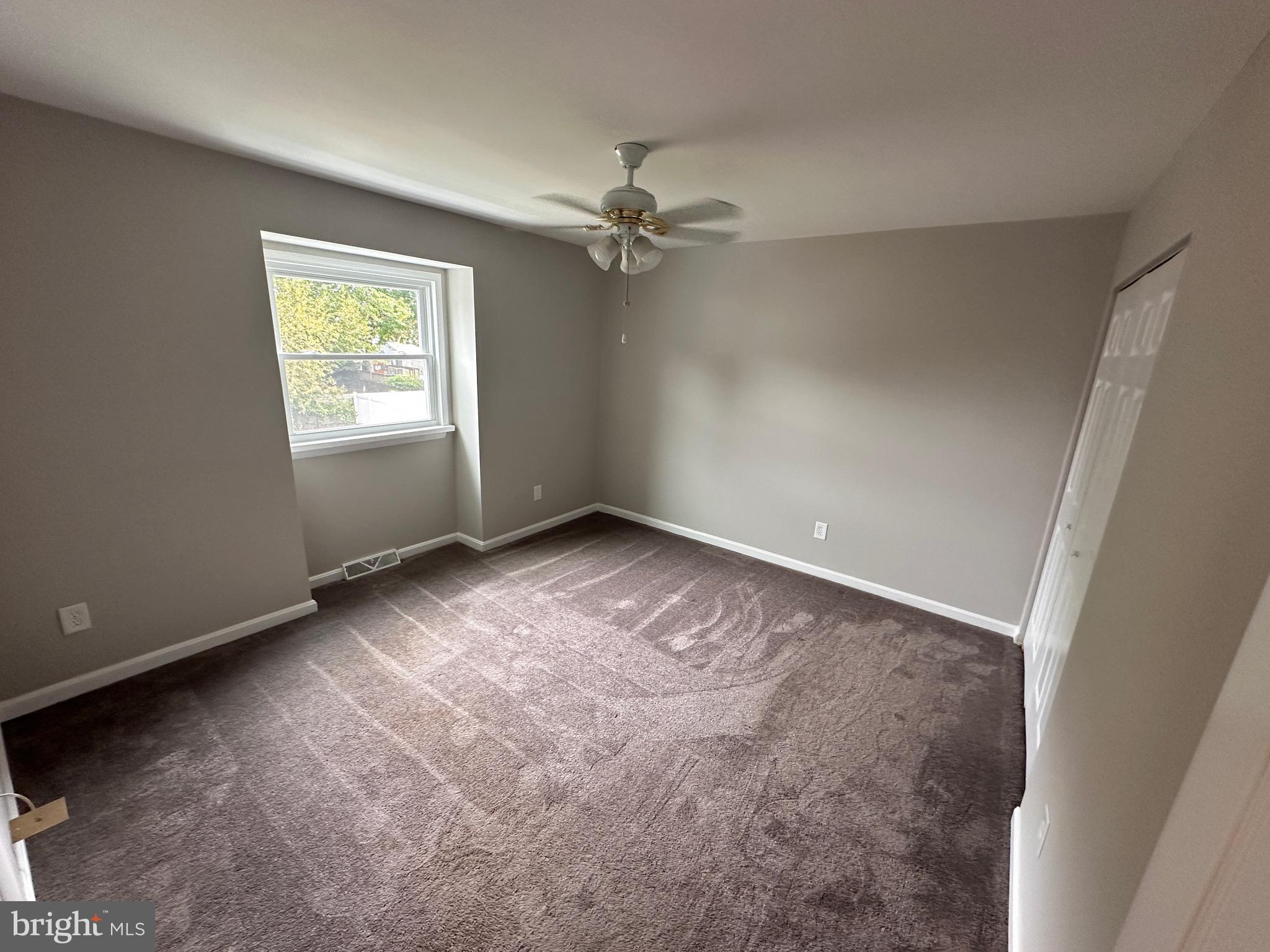 8543 Summit Road Pasadena, MD 21122 - Photo 19 of 37 2nd floor bedroom #1