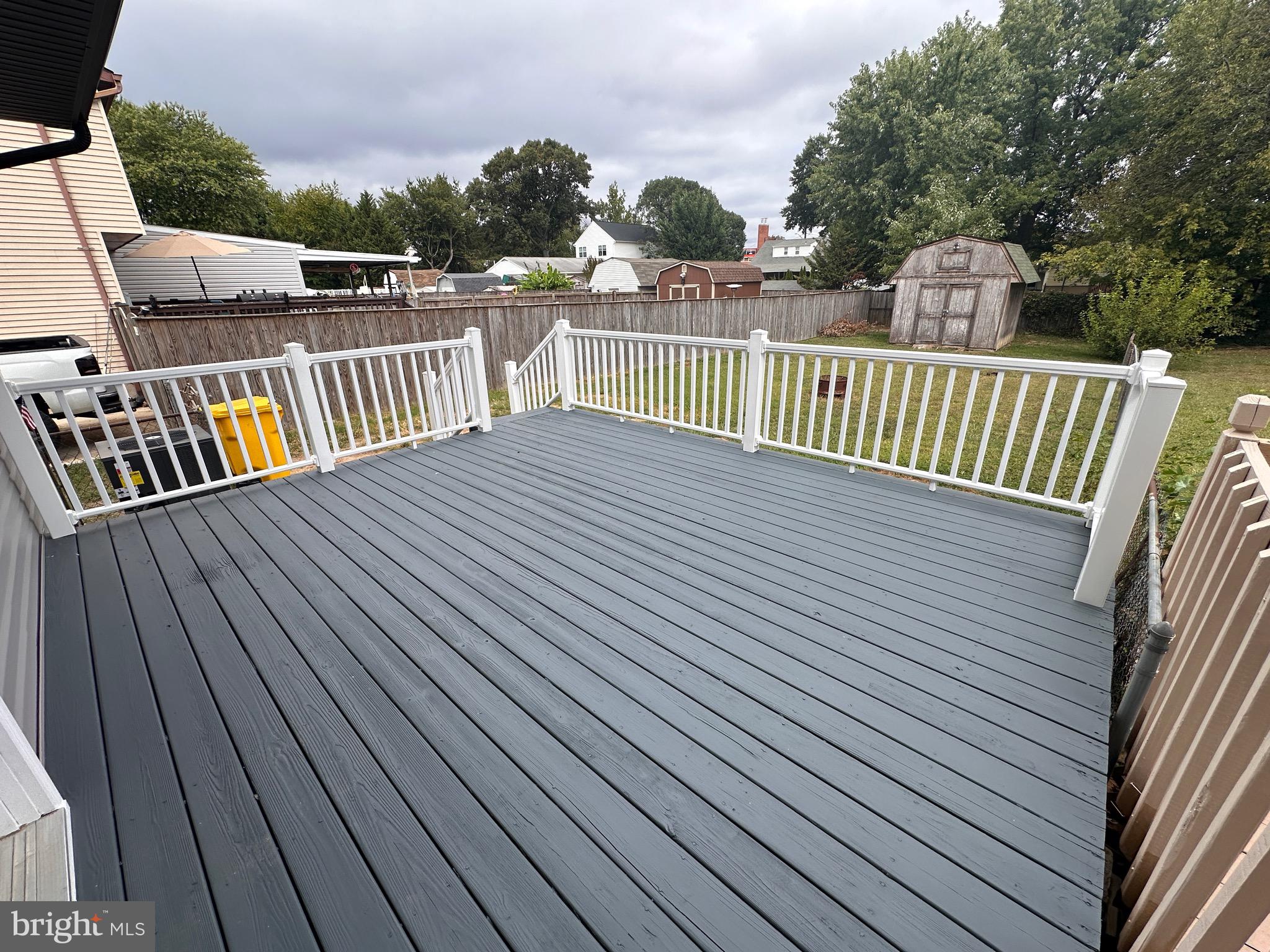 8543 Summit Road Pasadena, MD 21122 - Photo 6 of 37 Back deck