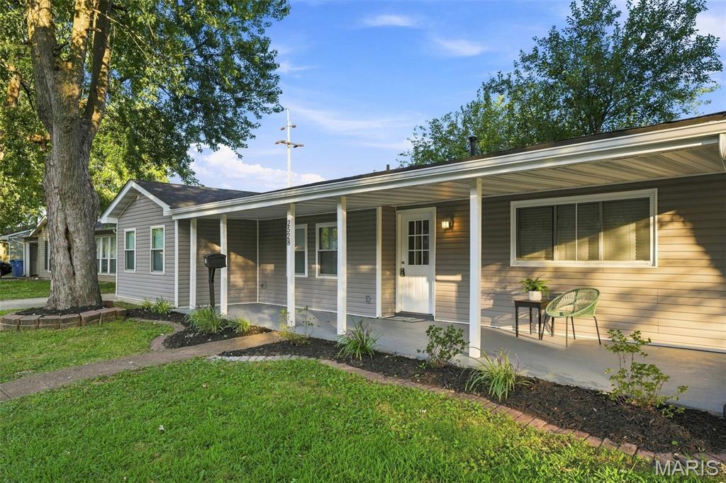 2528 Reveres Route Granite City, IL 62040 - Photo 4 of 28 Gallery Image 4