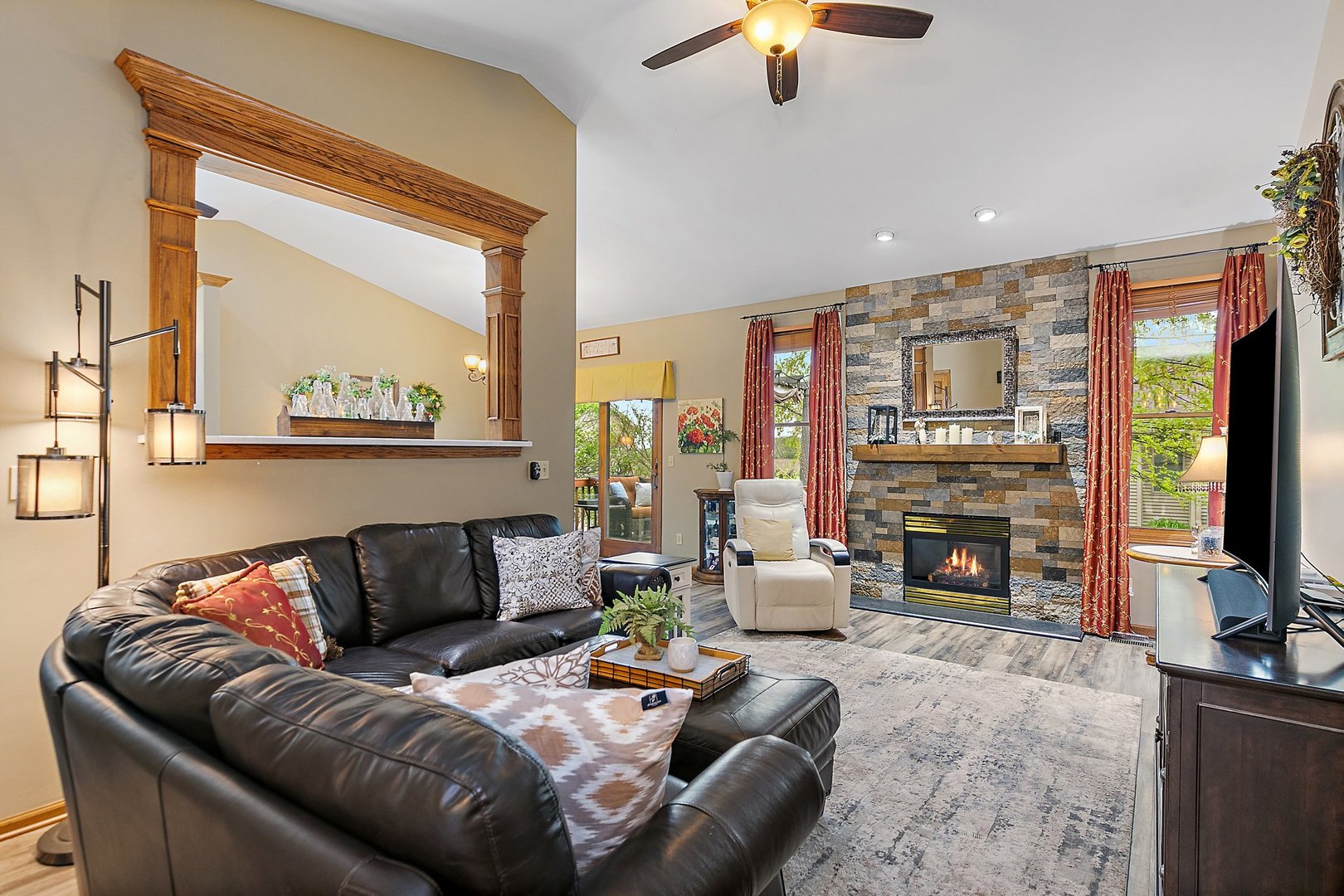 1440 Ridge Drive Sycamore, IL 60178 - Photo 3 of 38 Gallery Image 3
