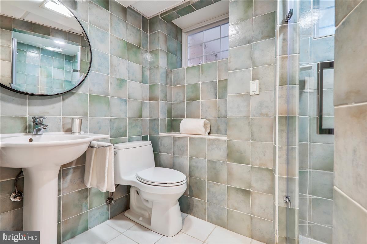 4338 River Road Northwest Washington, DC 20016 - Photo 43 of 58 Full bath