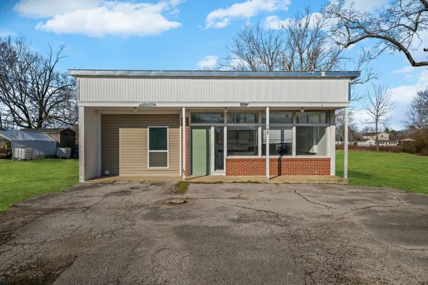 $1,650 | 105 College Street, Burns, TN 37029