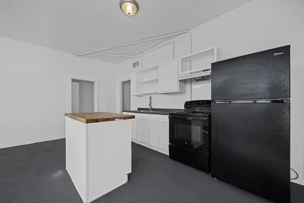 $1,650 | 105 College Street, Burns, TN 37029