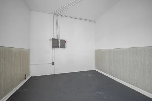 $1,650 | 105 College Street, Burns, TN 37029