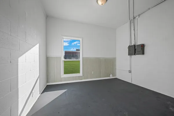 $1,650 | 105 College Street, Burns, TN 37029