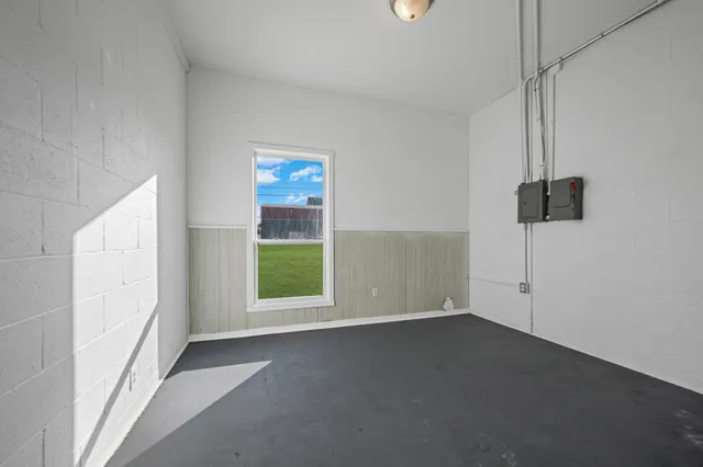 $1,650 | 105 College Street, Burns, TN 37029