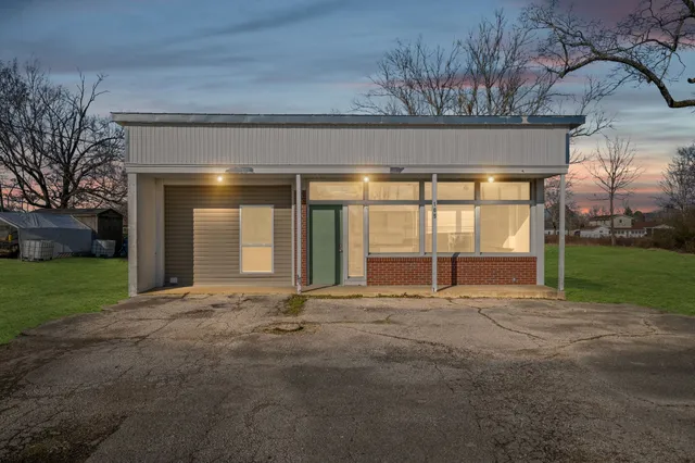 $1,650 | 105 College Street, Burns, TN 37029