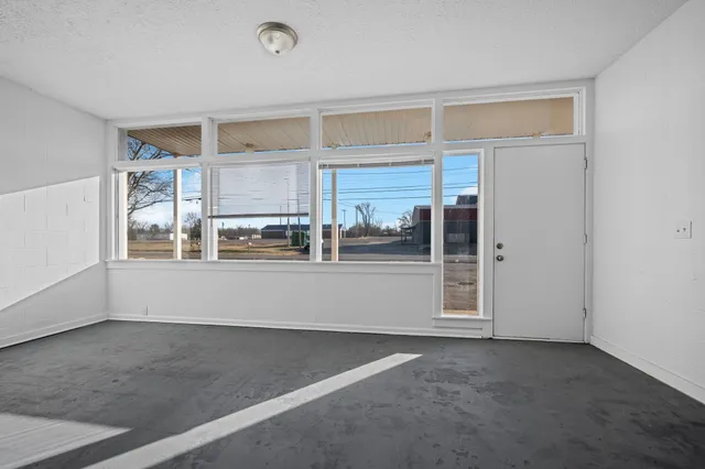 $1,650 | 105 College Street, Burns, TN 37029