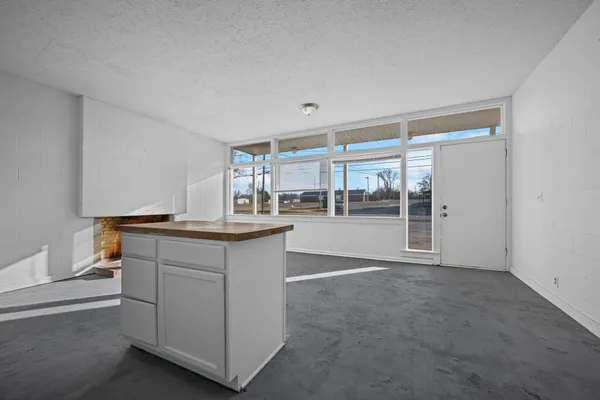 $1,650 | 105 College Street, Burns, TN 37029