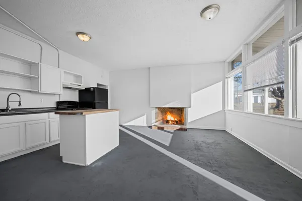 $1,650 | 105 College Street, Burns, TN 37029