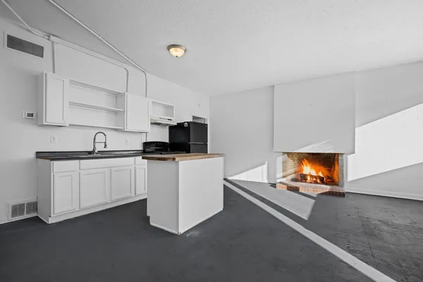 $1,650 | 105 College Street, Burns, TN 37029