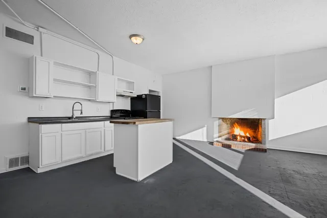 $1,650 | 105 College Street, Burns, TN 37029