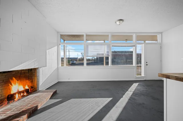 $1,650 | 105 College Street, Burns, TN 37029