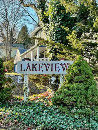 a view of sign board