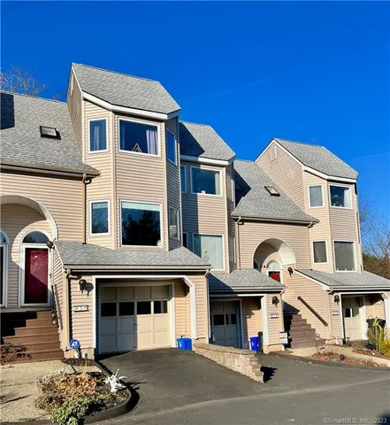 $400,000 | 3 Lakeview Drive, Unit 3, Branford, CT 06405