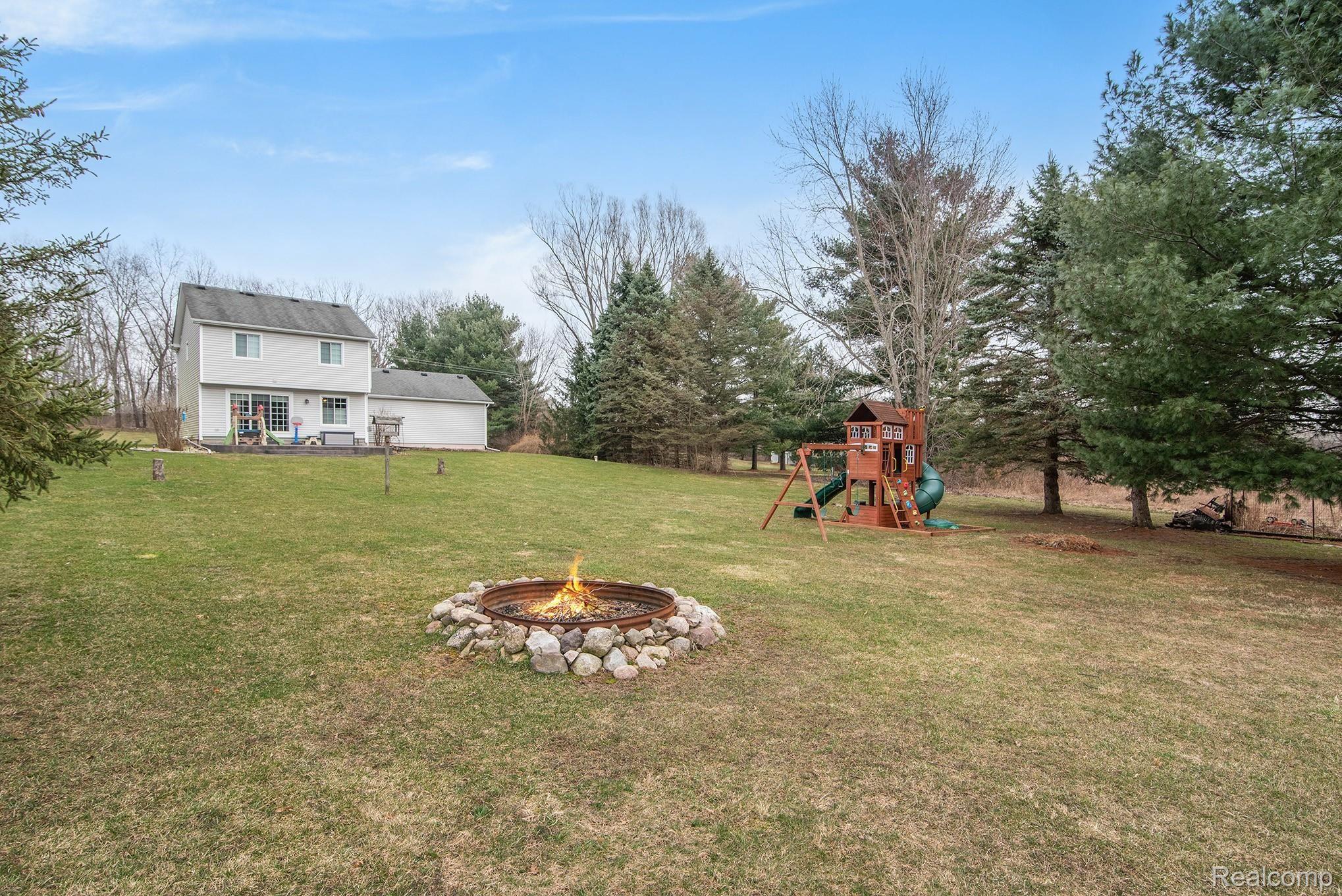 215 Argentine Road Howell, MI 48843 - Photo 27 of 28 DSC_5769.jpg