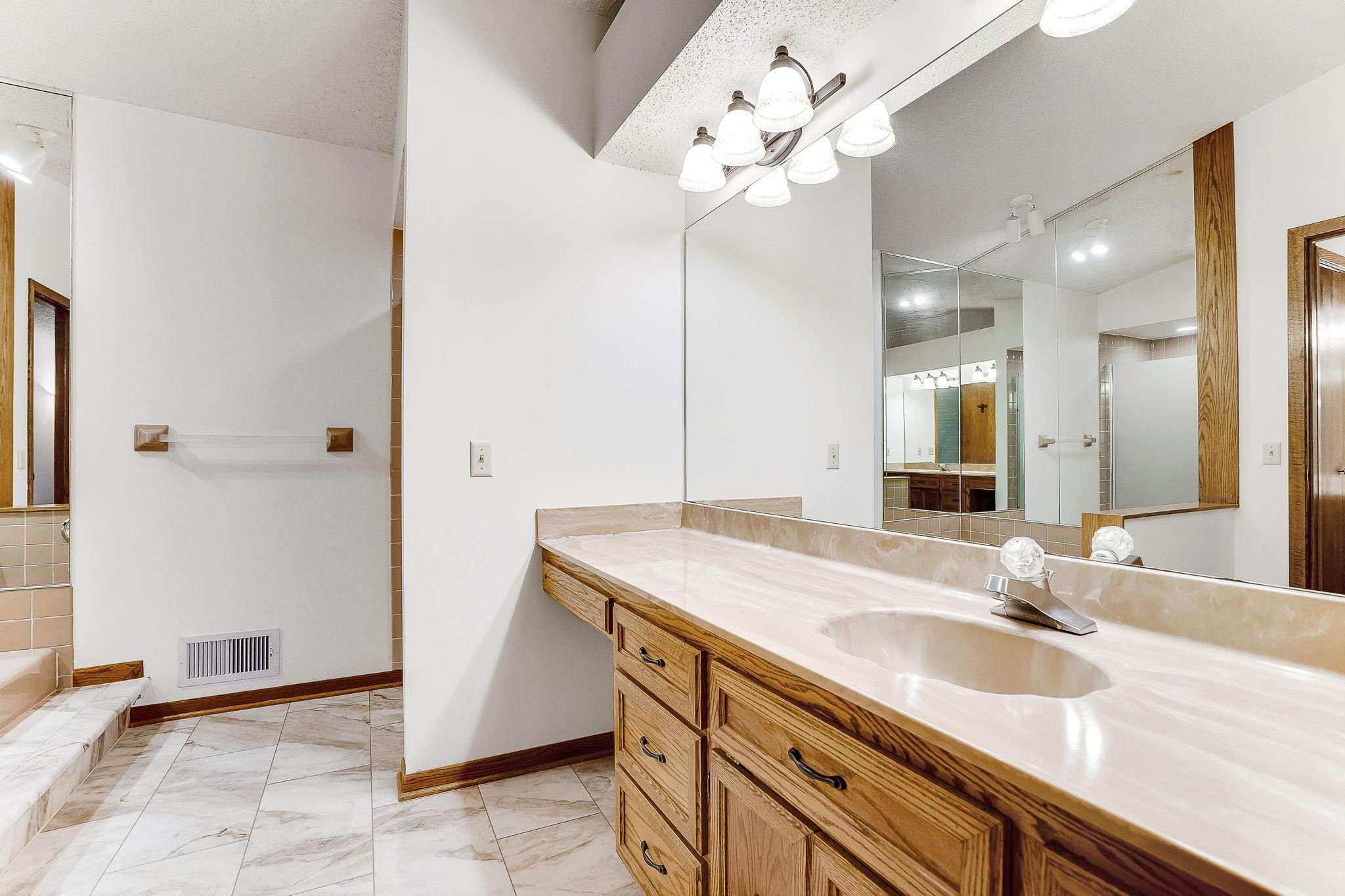 4291 Sunrise Road Eagan, MN 55122 - Photo 17 of 28 Gallery Image 17
