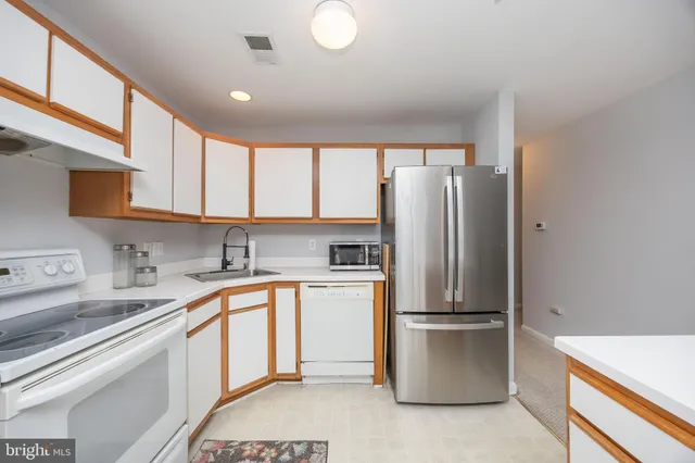 $274,900 | 11427 Manklin Creek Road, Unit 2, Ocean Pines, MD 21811