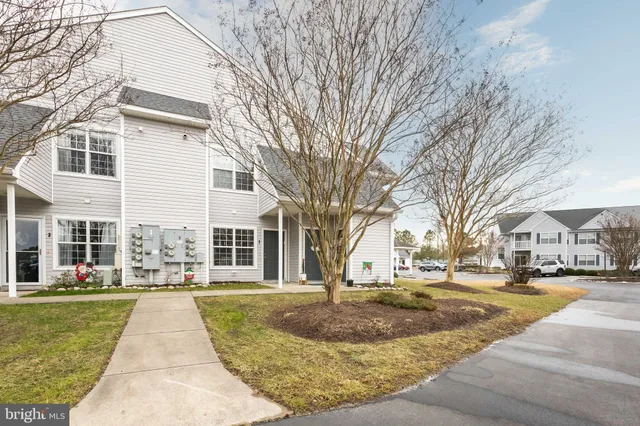 $274,900 | 11427 Manklin Creek Road, Unit 2, Ocean Pines, MD 21811