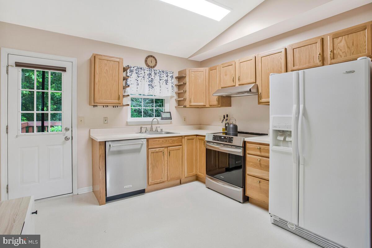 6040 Shady Side Road Shady Side, MD 20764 - Photo 14 of 36 Gallery Image 14