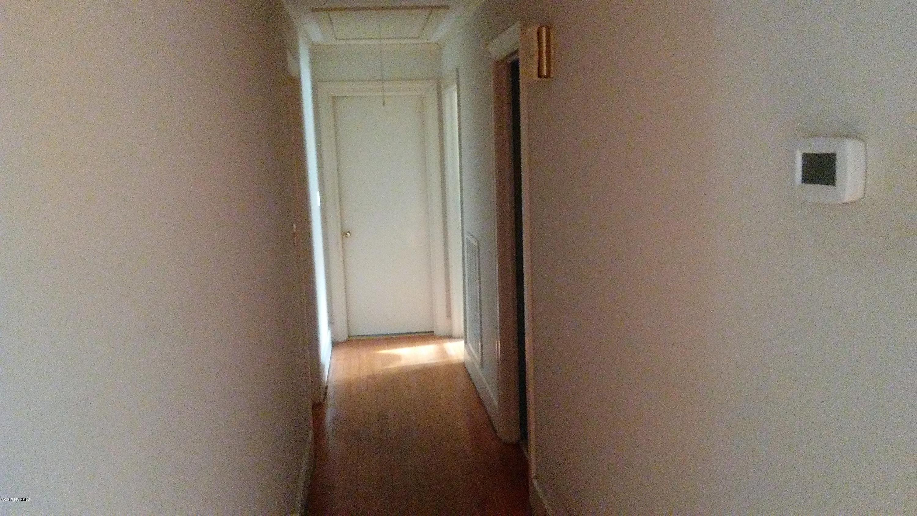 1604 Carey Road Kinston, NC 28501 - Photo 13 of 24 Hallway