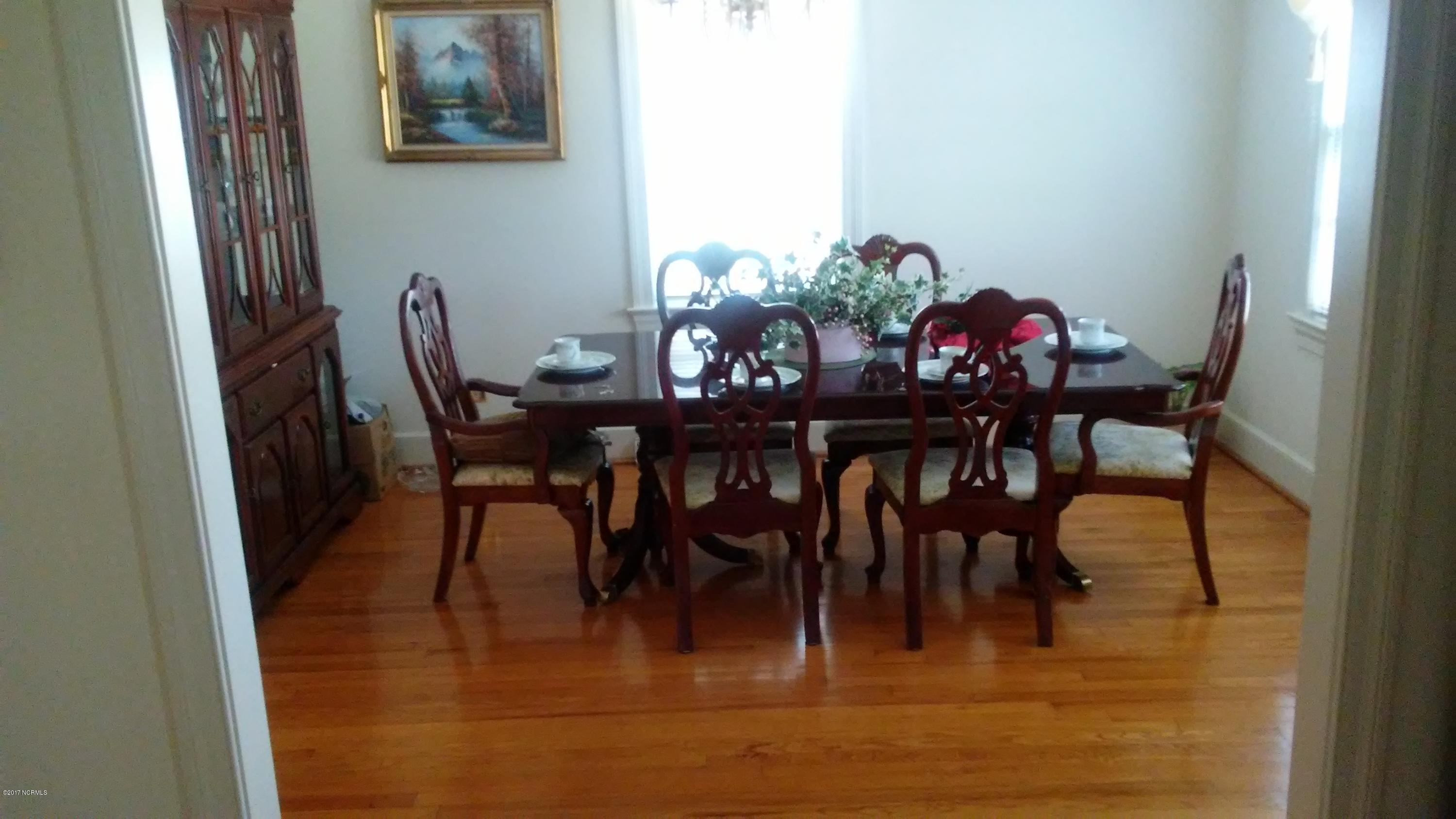 1604 Carey Road Kinston, NC 28501 - Photo 8 of 24 Dining room